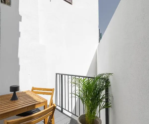 ゲストハウス Miracolo Di Mare Golden House 3*