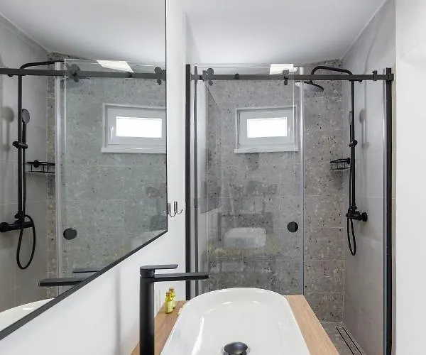 Miracolo Di Mare Golden House ピラン