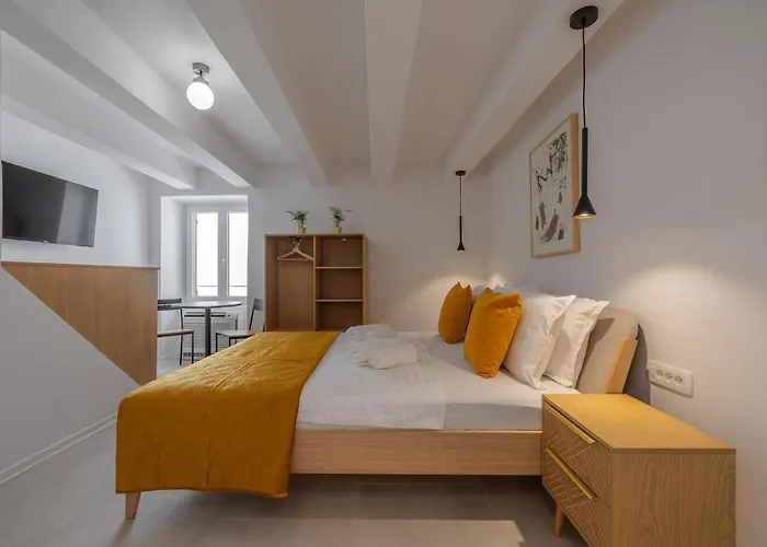 Miracolo Di Mare Golden House ピラン